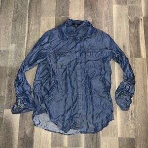 Forever 21 Women's Long Sleeve Button Up Top.  Denim Blue Size Large